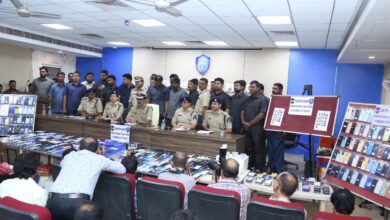 Phone smuggling racket busted, 17 held