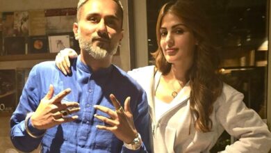 Yo Yo Honey Singh meets ‘brave soul’ Rhea Chakraborty