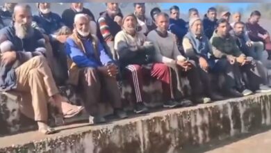 Kashmiri Shwal sellers