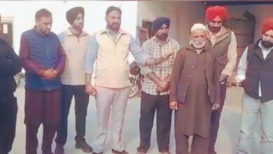 Local Sikhs raise Rs 60K to aid Kashmiri shawl seller robbed, assaulted in Punjab