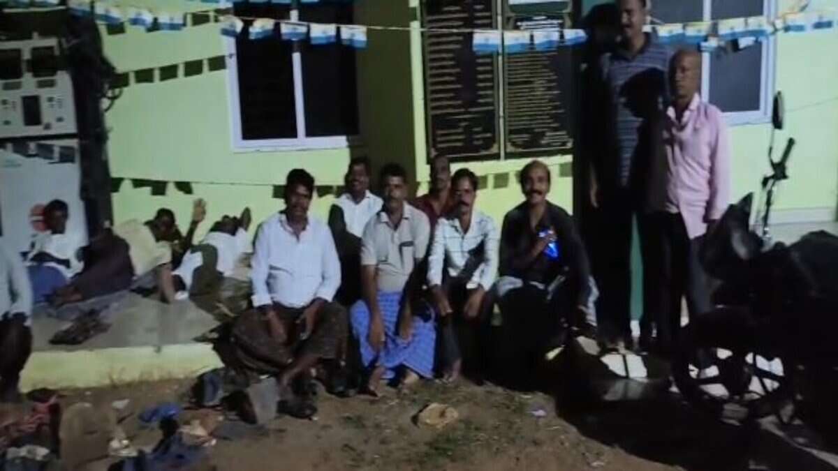 Amid urea shortage in Telangana, Farmers in Karimnagar wait for a shop to open