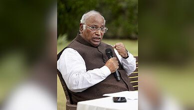 Congress president Mallikarjun Kharge said RSS should be banned on Patel's birth anniversary