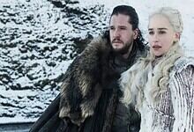 Image from Game of Thrones featuring Daenerys Targaryen and Jon Snow in a snowy landscape.