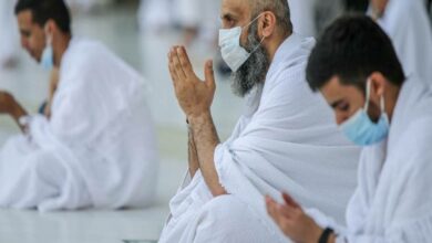 Saudi Arabia urges worshippers to wear masks at two holy mosques