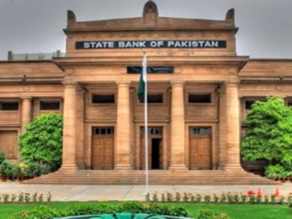 State Bank of Pakistan's forex reserves fall by $923 mn