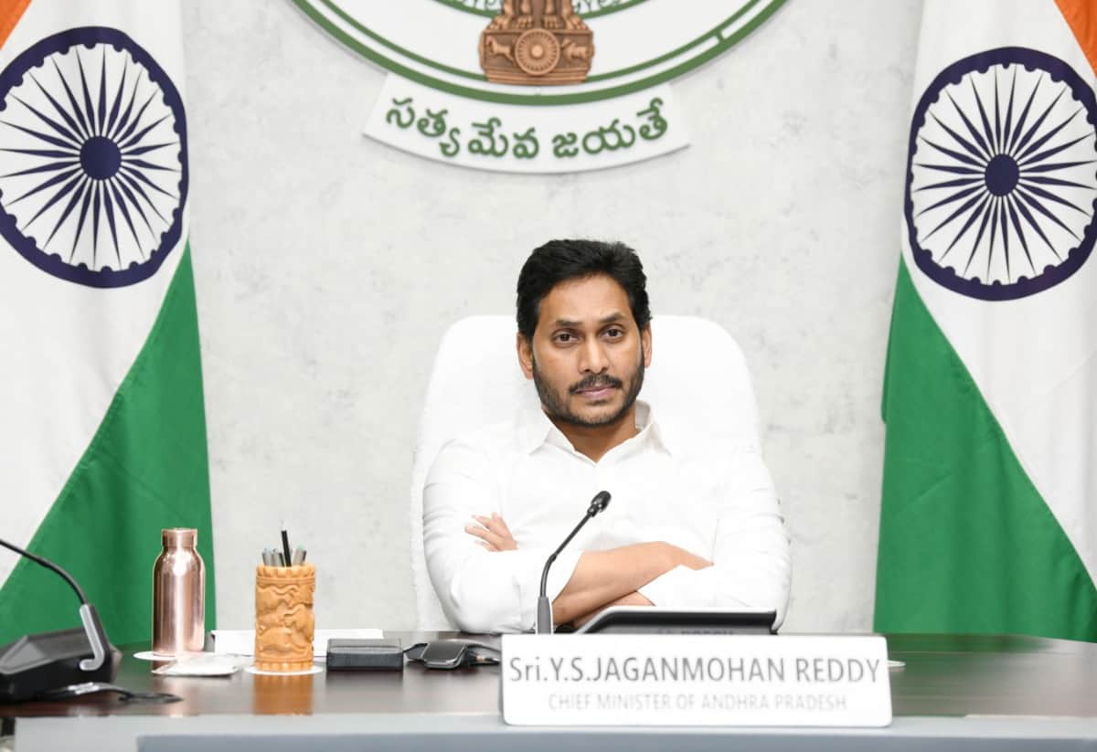 CM Jagan says that a vote for YSRCP means continuation of the welfare schemes, while a vote for TDP is nothing but inviting the blood-sucking leeches into houses.