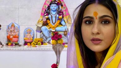 Sara Ali Khan seeks blessings at Khajrana Ganesh temple in Indore