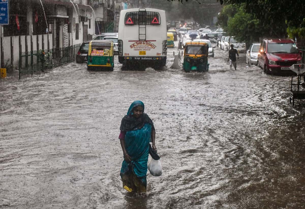 Rain to lash Bangalore, yellow alert in 8 Karnataka districts