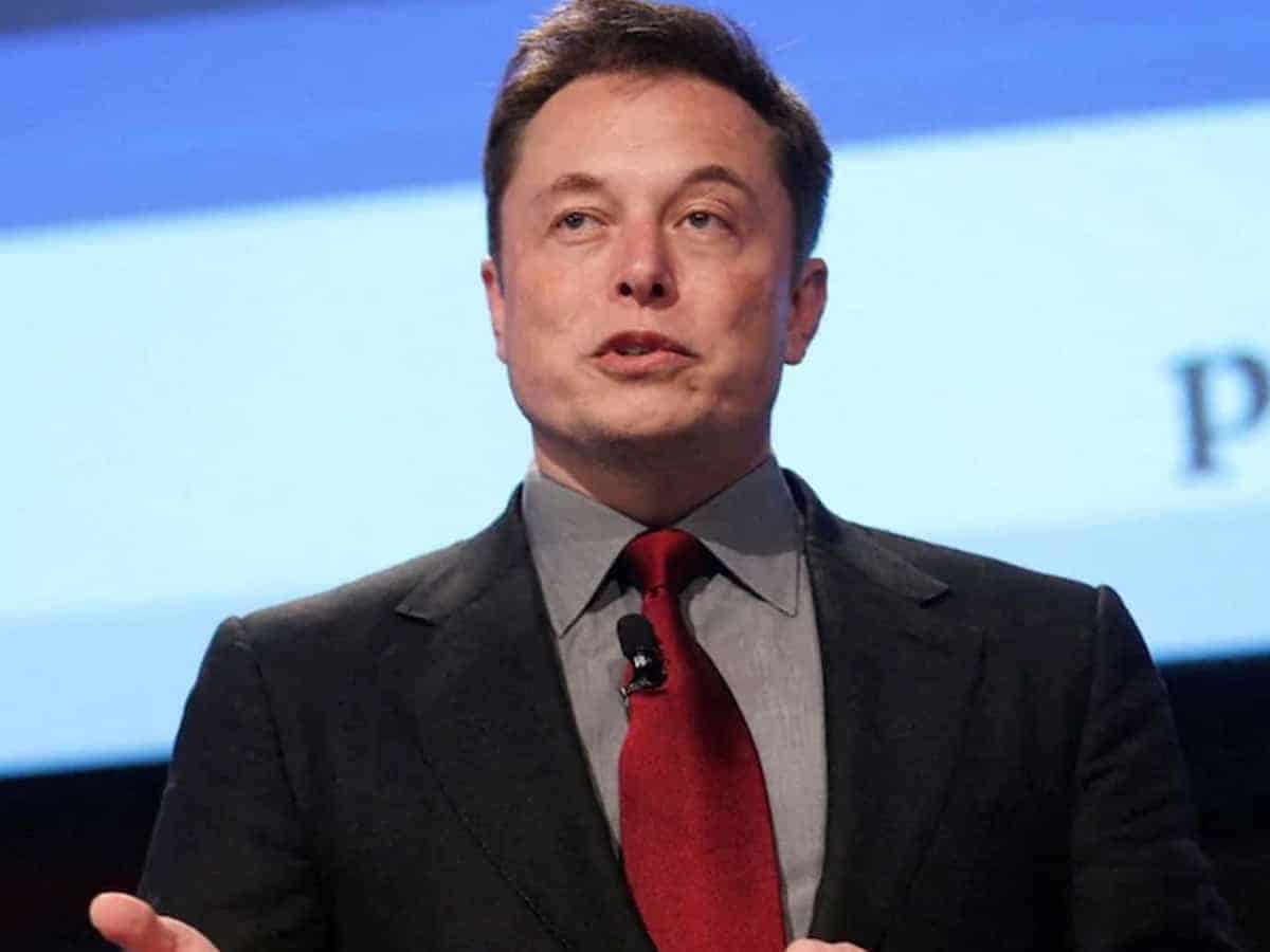 Elon Musk calls Trump's 'Truth Social' app a 'Trumpet' and 'right-wing echo chamber'