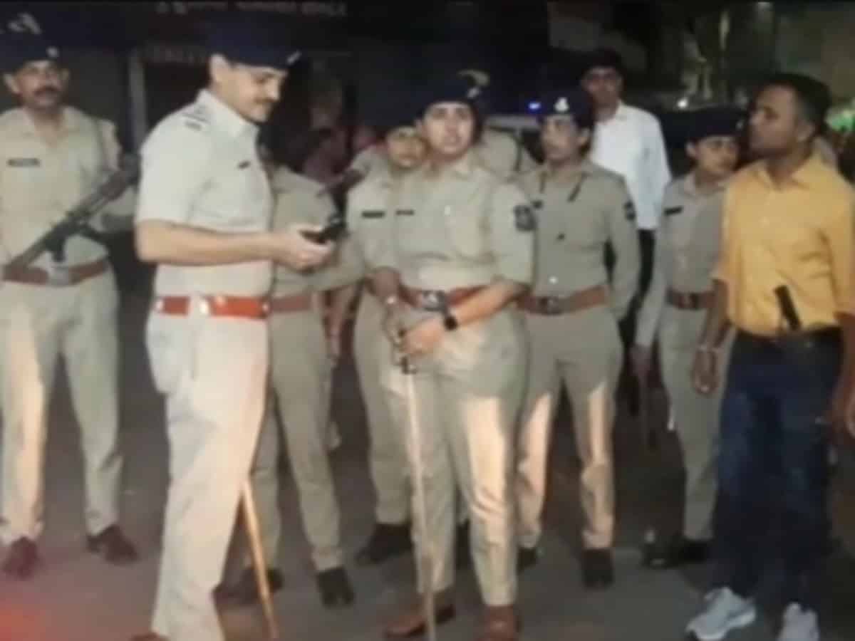 Gujarat: Communal clashes erupt during Ganesh procession,10 detained
