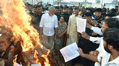 Chandrababu burns copies of 'controversial' GO in Bhogi fire