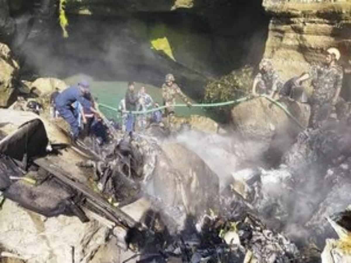 Nepal crash: Nepalese rescuers resume search for four missing persons