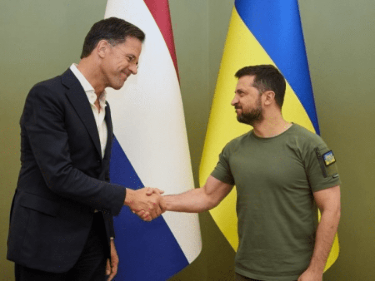 Zelensky discusses defence aid with Dutch PM