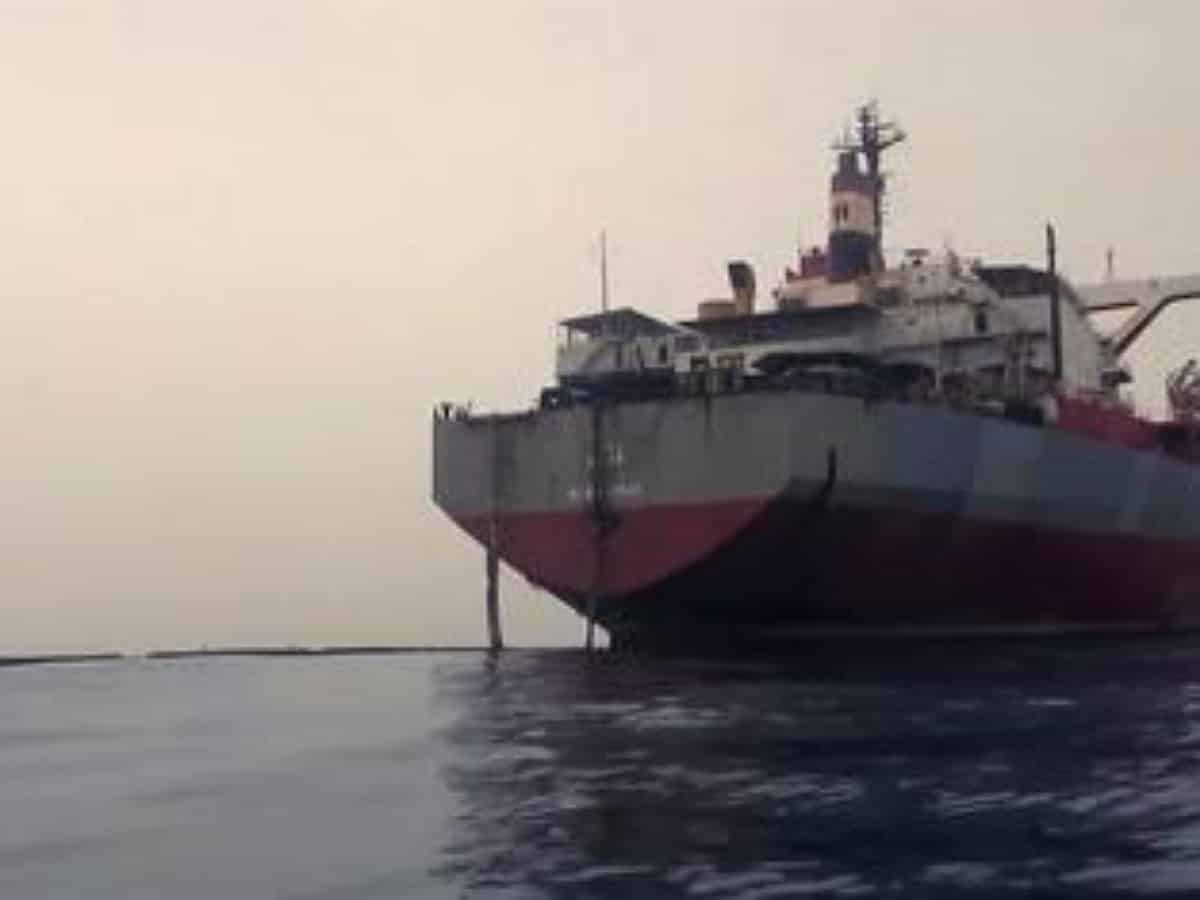 UN buys vessel to remove oil from decaying tanker off Yemen