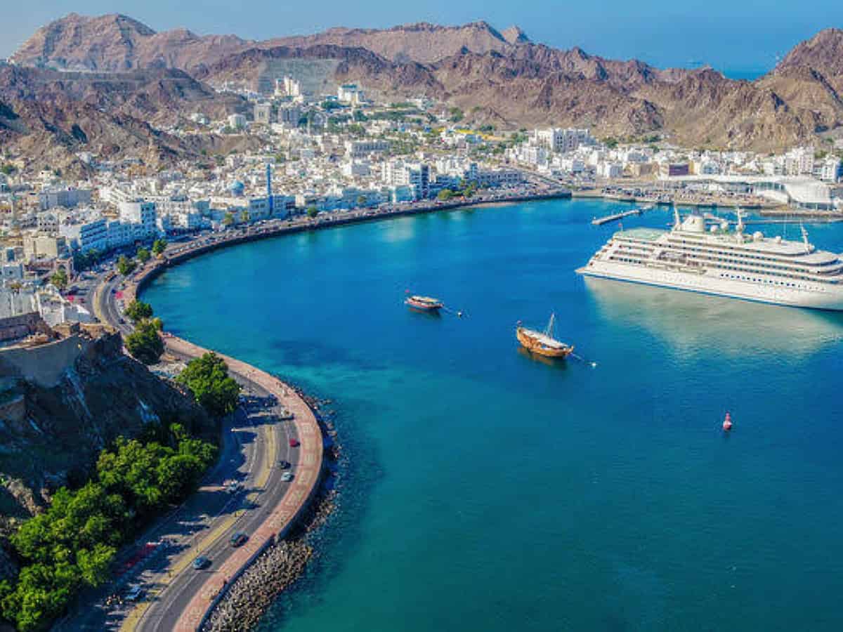 Oman gets tough on expats who dress 'indecent way'