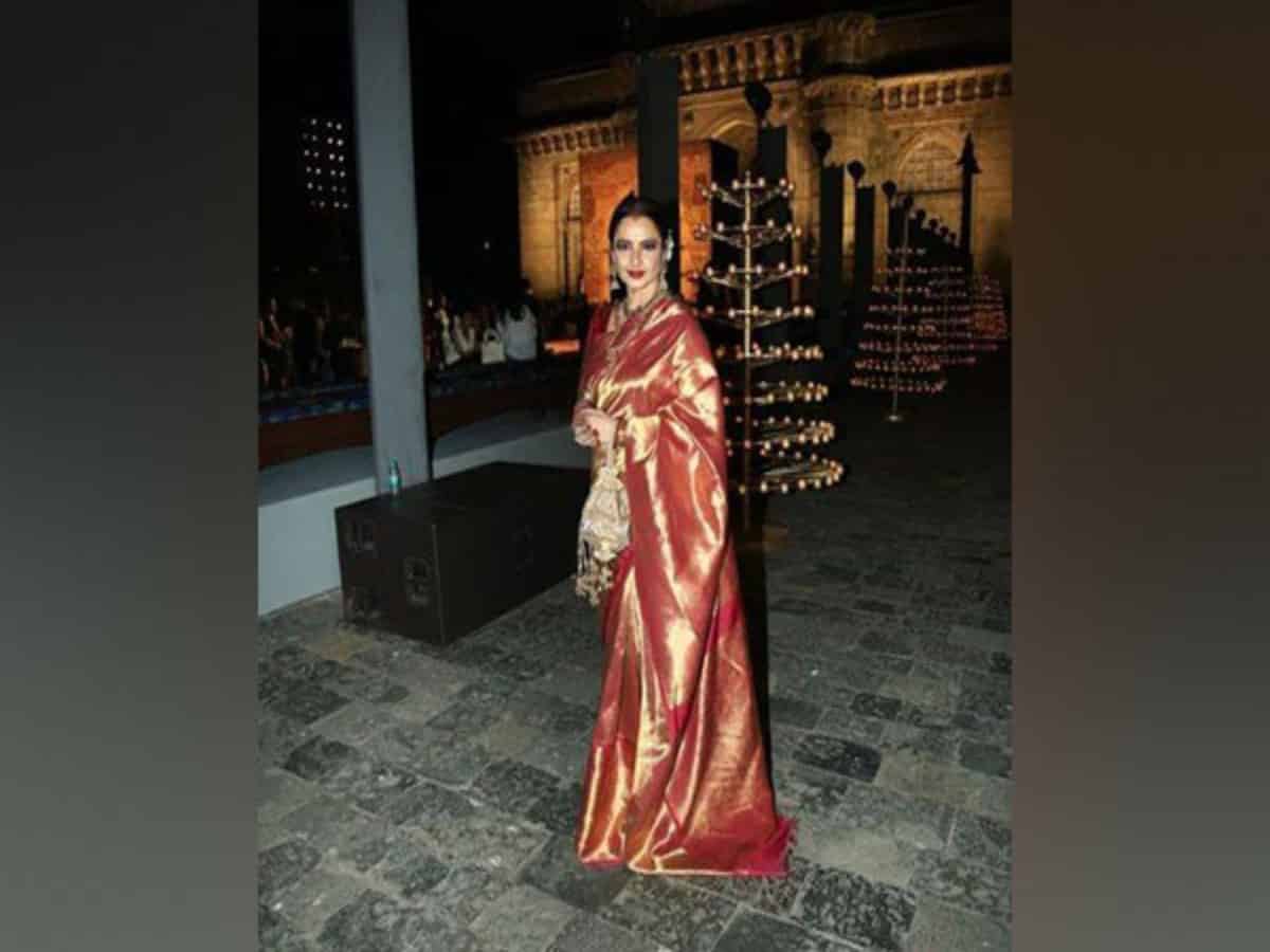 Rekha shines in her traditional look at Dior's Mumbai fashion show