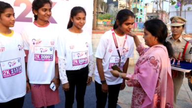 Hyderabad She Team's 5K & 2.5K Runs flagged off at Necklace road