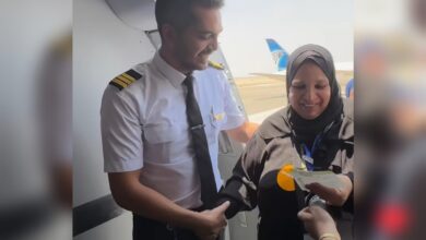 Video: Pilot son surprises mother travelling for Haj
