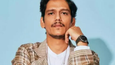Vijay Varma gets angry at photographer when asked about vacation with Tamannaah