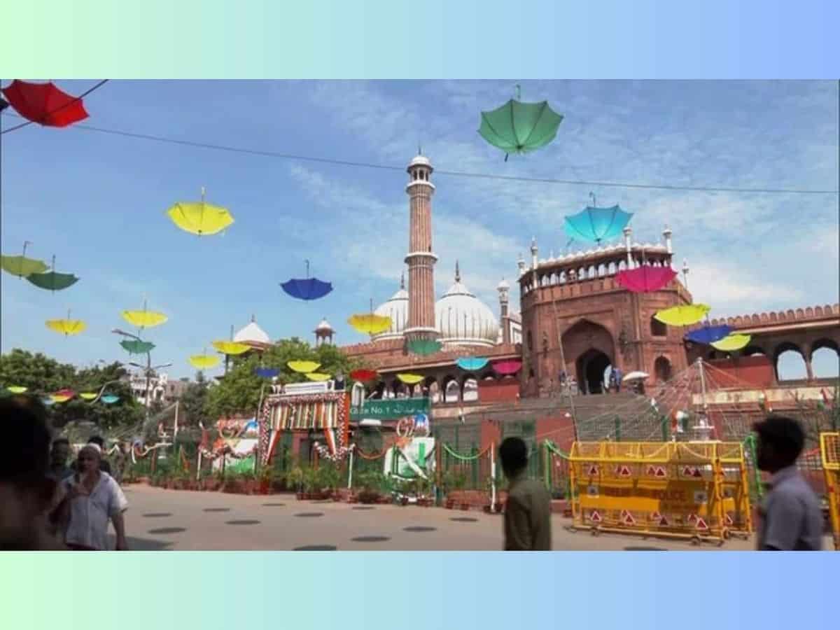 G20 Summit: Jama Masjid area decorated with flowers, bright umbrellas