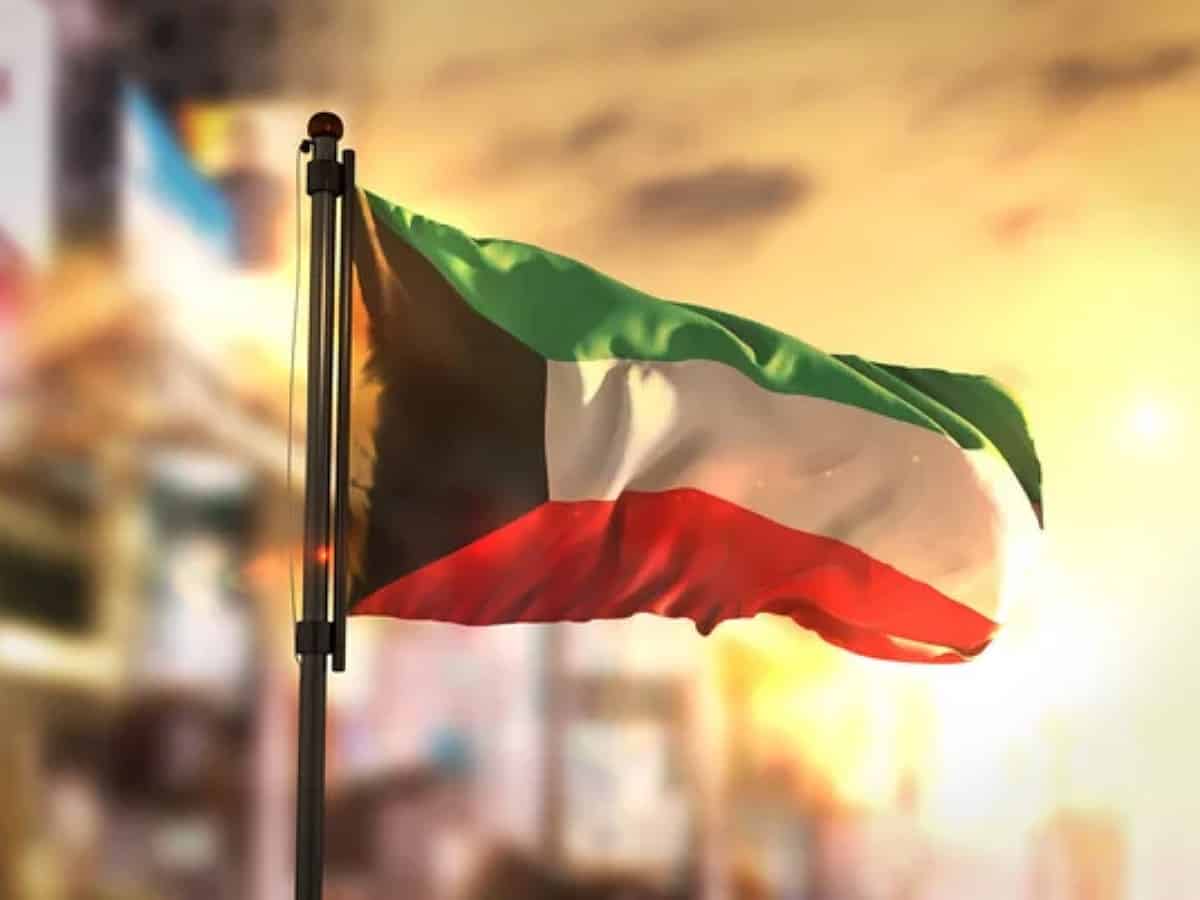 Kuwait bans 16,000 citizens, expats from travel in two months