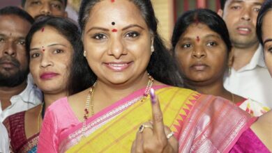 Telangana: BRS' K Kavitha casts vote in Banjara Hills