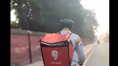 Swiggy delivery agent with dreams of becoming IAS officer