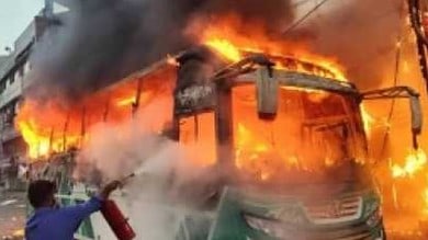 Bangladesh: Amid unrest 12 vehicles set ablaze in last 24 hours