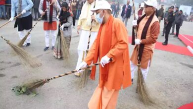UP: Govt launches cleanliness drive, CM Yogi joins in Ayodhya