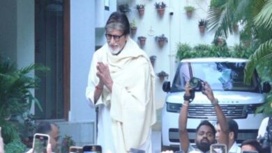 Amitabh Bachchan greets fans outside his house Jalsa