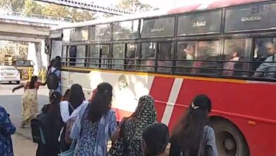 Video: Woman boarding packed TSRTC bus falls while boarding, escapes unhurt