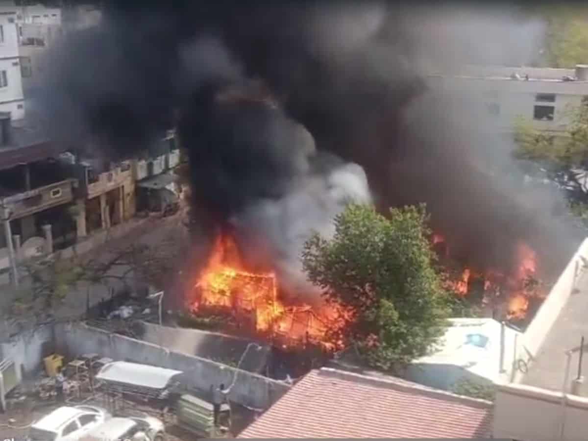 Telangana: Massive fire accident in Karimnagar, no casualties