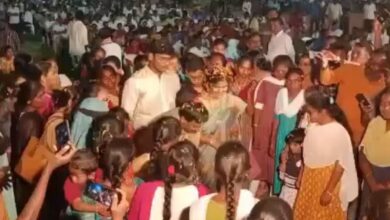 Youth bid emotional farewell as Nagarkurnool excise inspector transferred to Hyderabad