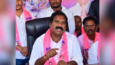 Telangana: BRS Warangal district prez Aroori Ramesh resigns from party