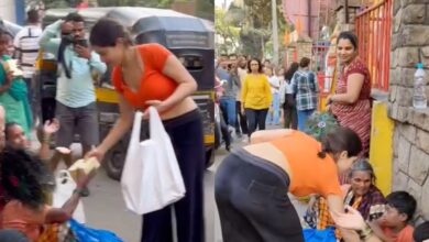 Sara Ali Khan helps beggars in Juhu; requests paps to not click her