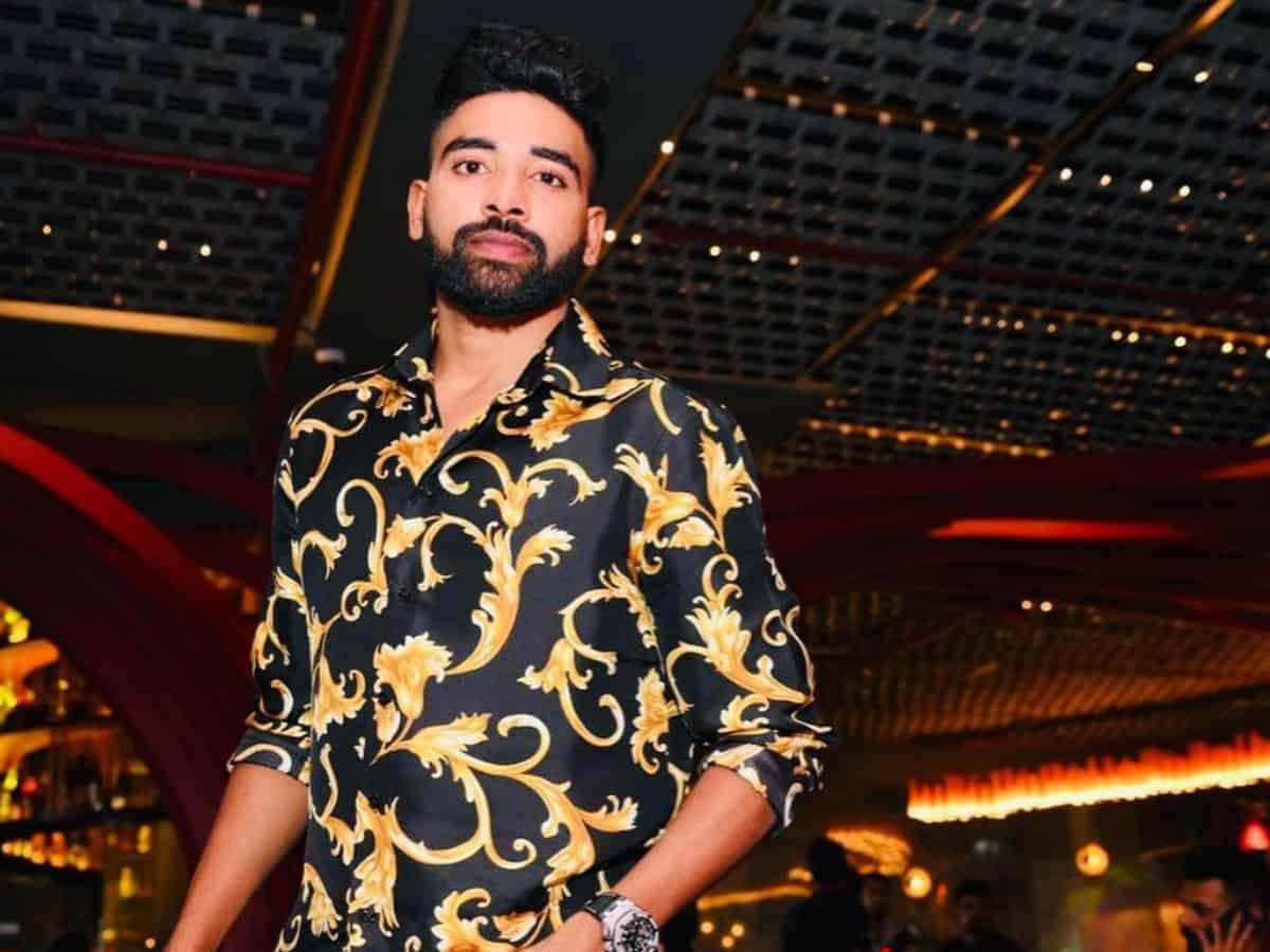 Mohammed Siraj at his favourite Chai spot in Hyderabad - Video