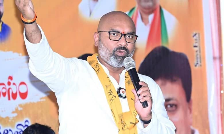 Nizamabad BJP MP Dharmapuri Arvind has informed the people that just like the Gyan Wapi mosque in Kashi, a Dargah was built in Lord Krishna’s birthplace, which will be contested in the court.