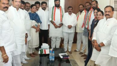 Hyderabad: Kuna Srisailam Goud quits BJP, joins Congress ahead of LS polls