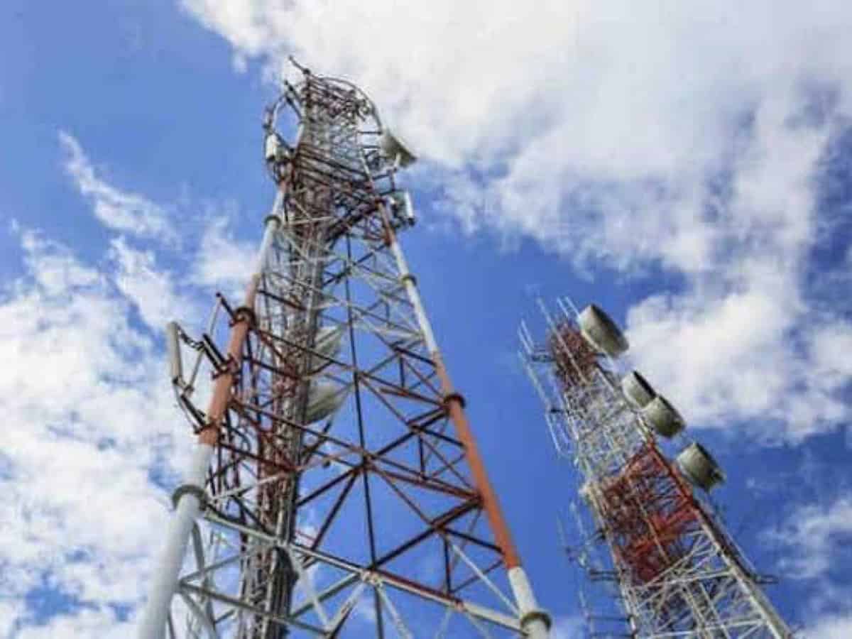 Saudi Arabia's PIF, STC to set up Middle East's largest telecom tower company
