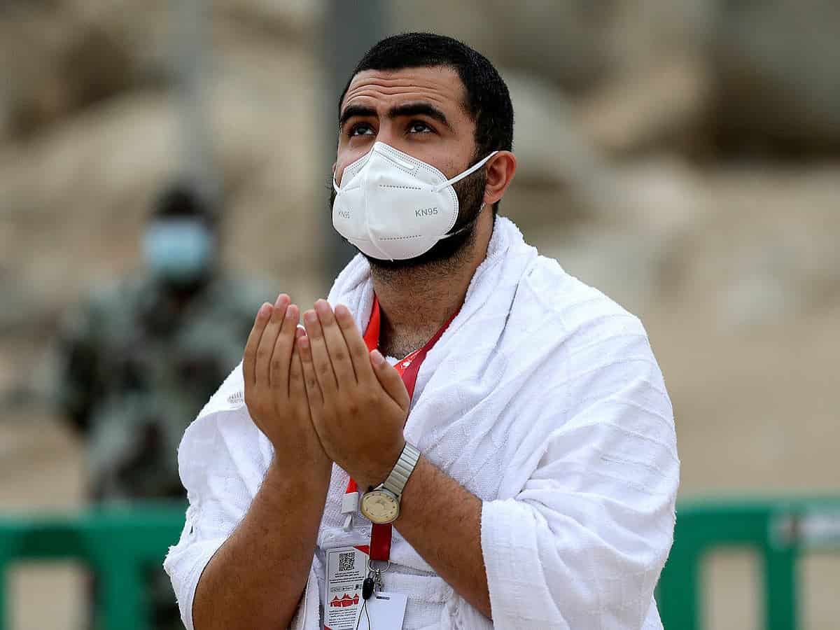 Saudi Arabia: Umrah pilgrims advised to wear face masks