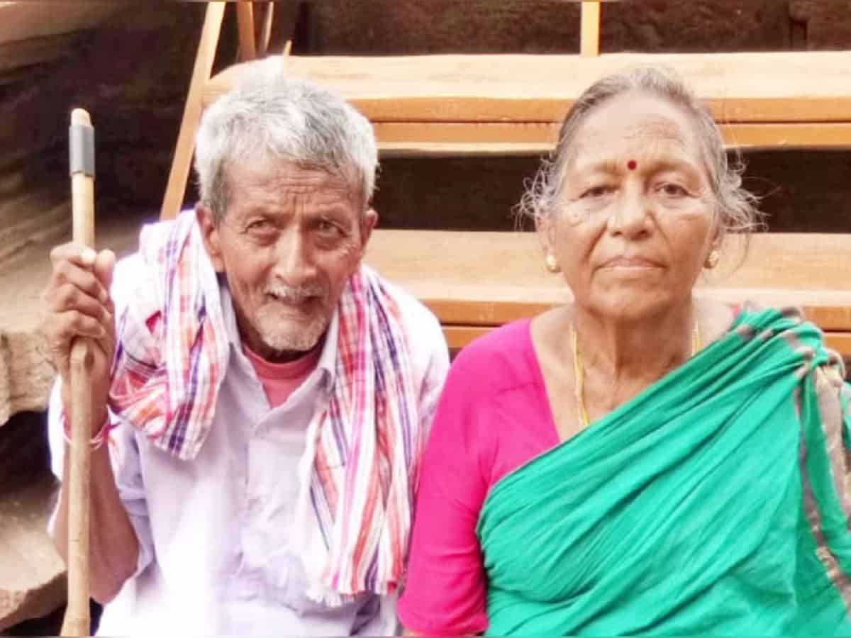 Sugunamma (70) passed away after suffering a heart attack on Thursday. Unable to bear the sudden death of his partner for life, Cheralu (80) died the very next day.