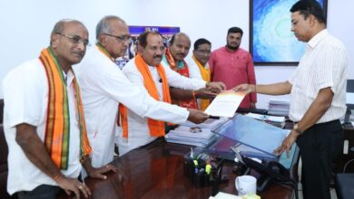 VHP seeks ban on KCR from poll campaigning