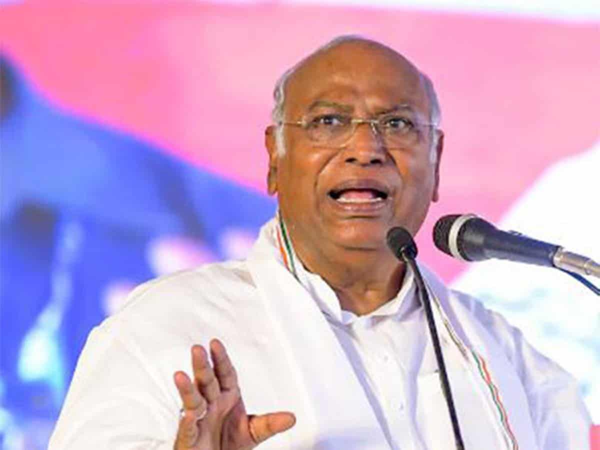 Congress holds strategy meet for Maharashtra Assembly polls