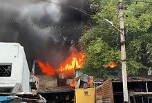 Hyderabad: Massive fire breaks out in Aghapura