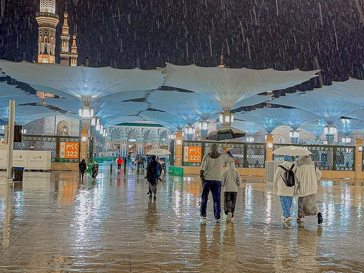 Watch: Heavy rain, hail hits Madinah city, NCM issues red alert