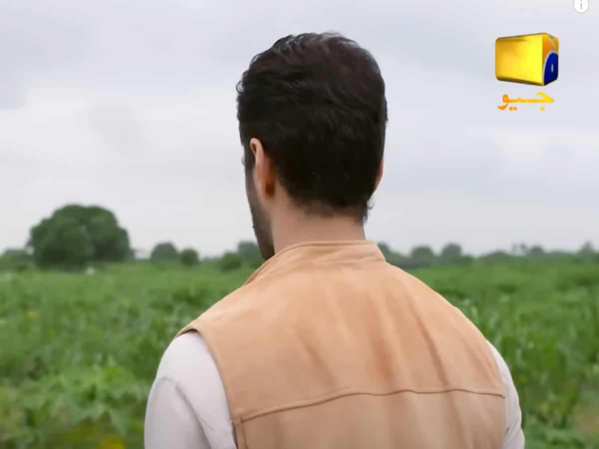 Only Pakistani actor with 4 dramas in prestigious 1 Billion club