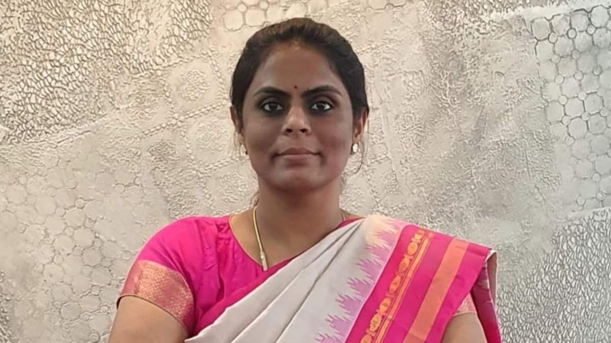 TGSWREIS secretary Alugu Varshini debunks false propaganda by middlemen on admissions and seats allotment to students.