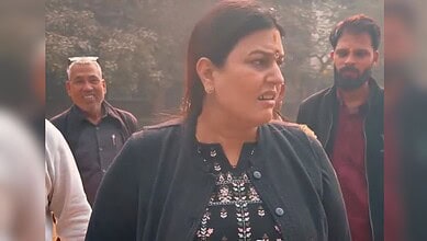 Screengrab of BJP councillor Renu Chaudhary from the video
