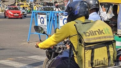blinkit delivery guy