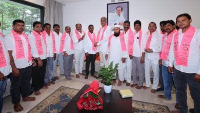 Harish Rao inducts Congress members into BRS